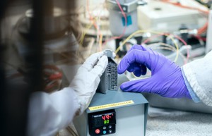 采用软体海绵高效增硬剂可有效降低海绵配方中异氰酸酯指数并保持极佳硬度